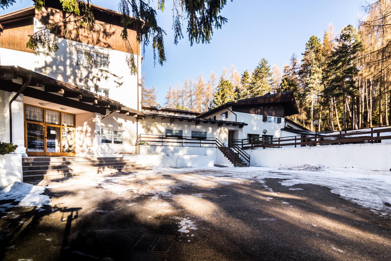 Royal Hotel Paolino Cavareno Exterior photo