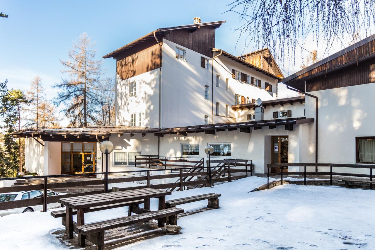 Royal Hotel Paolino Cavareno Exterior photo